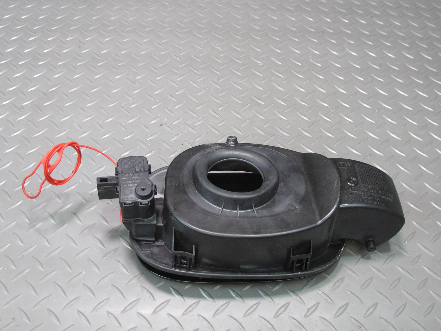 2011-2018 Porsche Cayenne 958 Fuel Gas Tank Filler Door Lid Cover Black