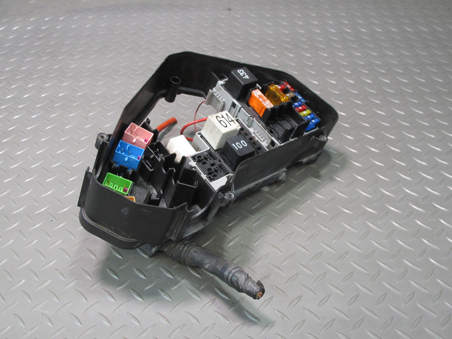 2011-2018 Porsche Cayenne 958 Fuse Relay Box Module Unit