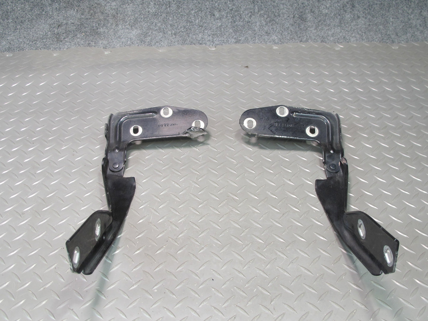 2011-2014 Porsche Cayenne 958 Front Left & Right Hood Hinge Set of 2