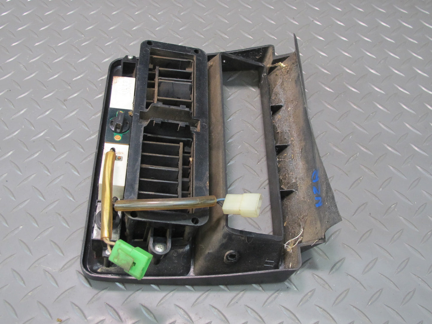 75-78 Datsun S30 280Z Dash Center A/C Vent Climate Trim Cover Panel OEM