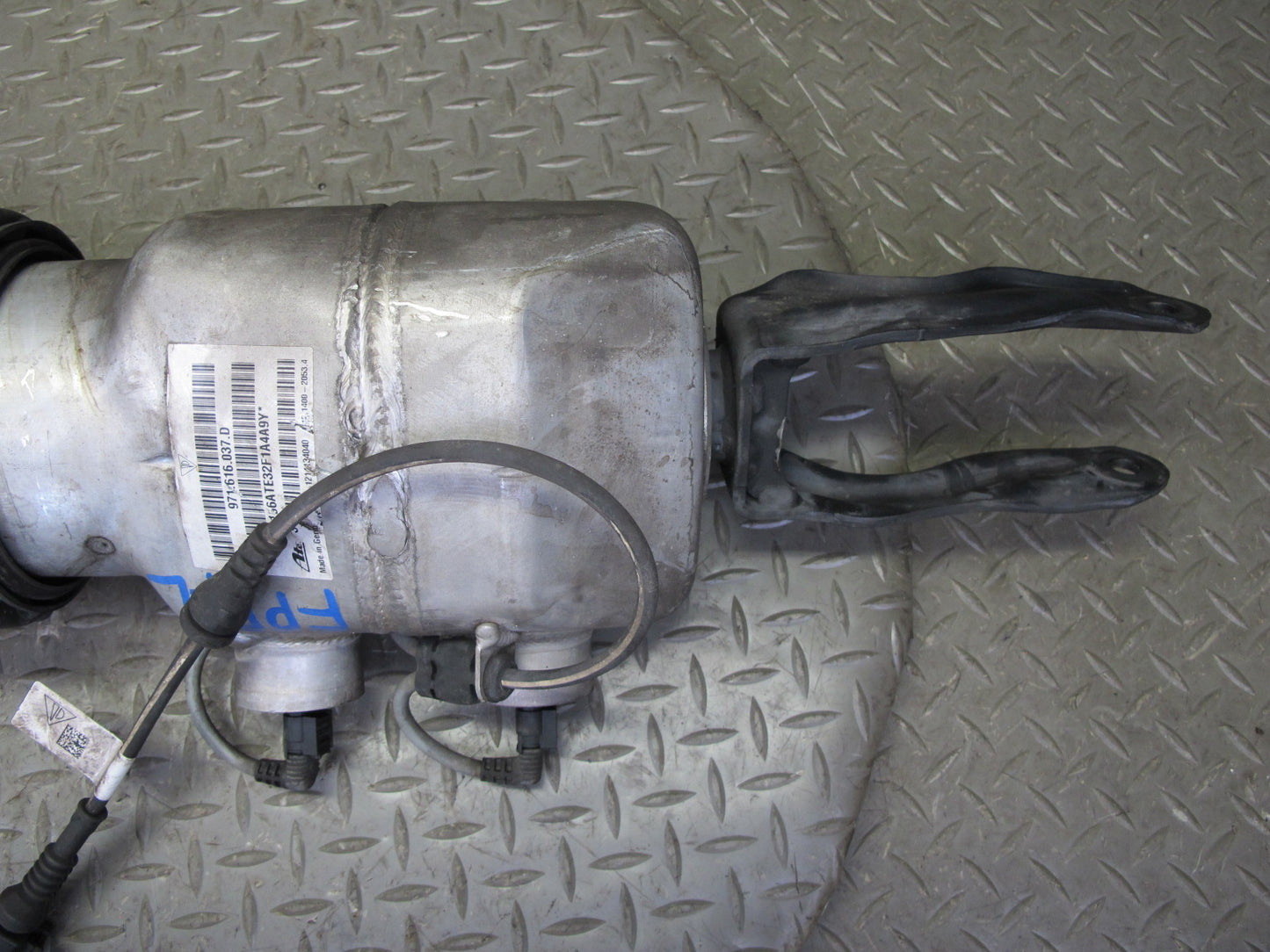 2017 Porsche Panamera 971 AWD Front Left Air Strut Shock Absorber 971616037D