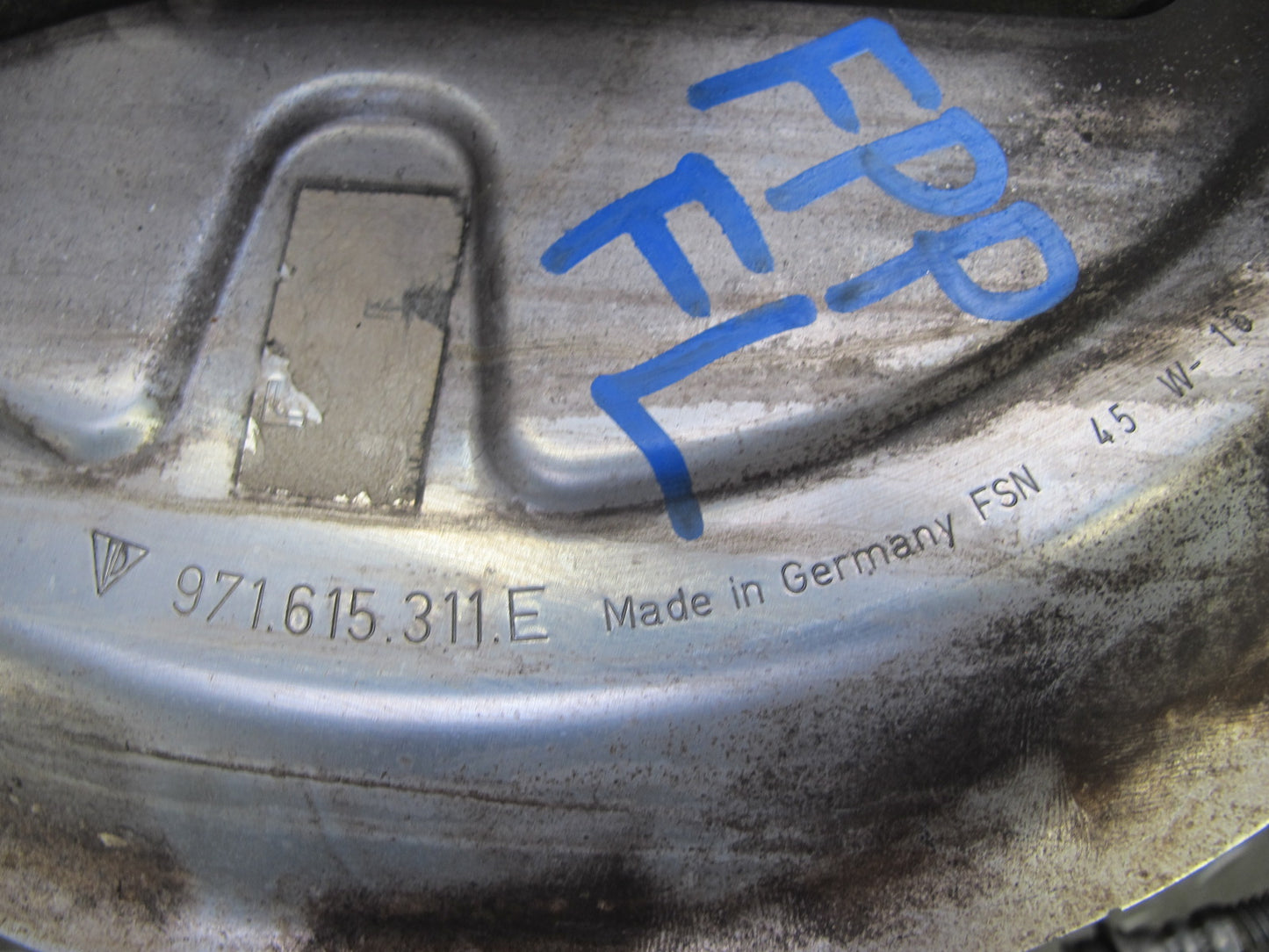 17-23 Porsche Panamera 971 AWD Front Left Spindle Knuckle Wheel Hub Bearing