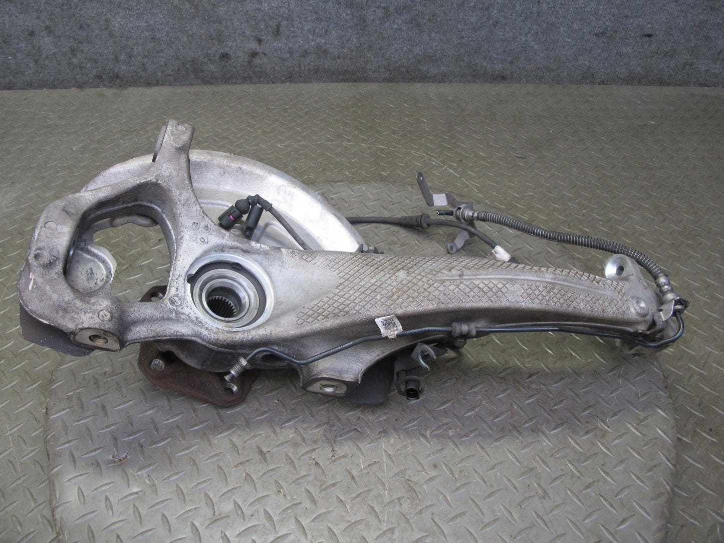 17-23 Porsche Panamera 971 AWD Front Left Spindle Knuckle Wheel Hub Bearing