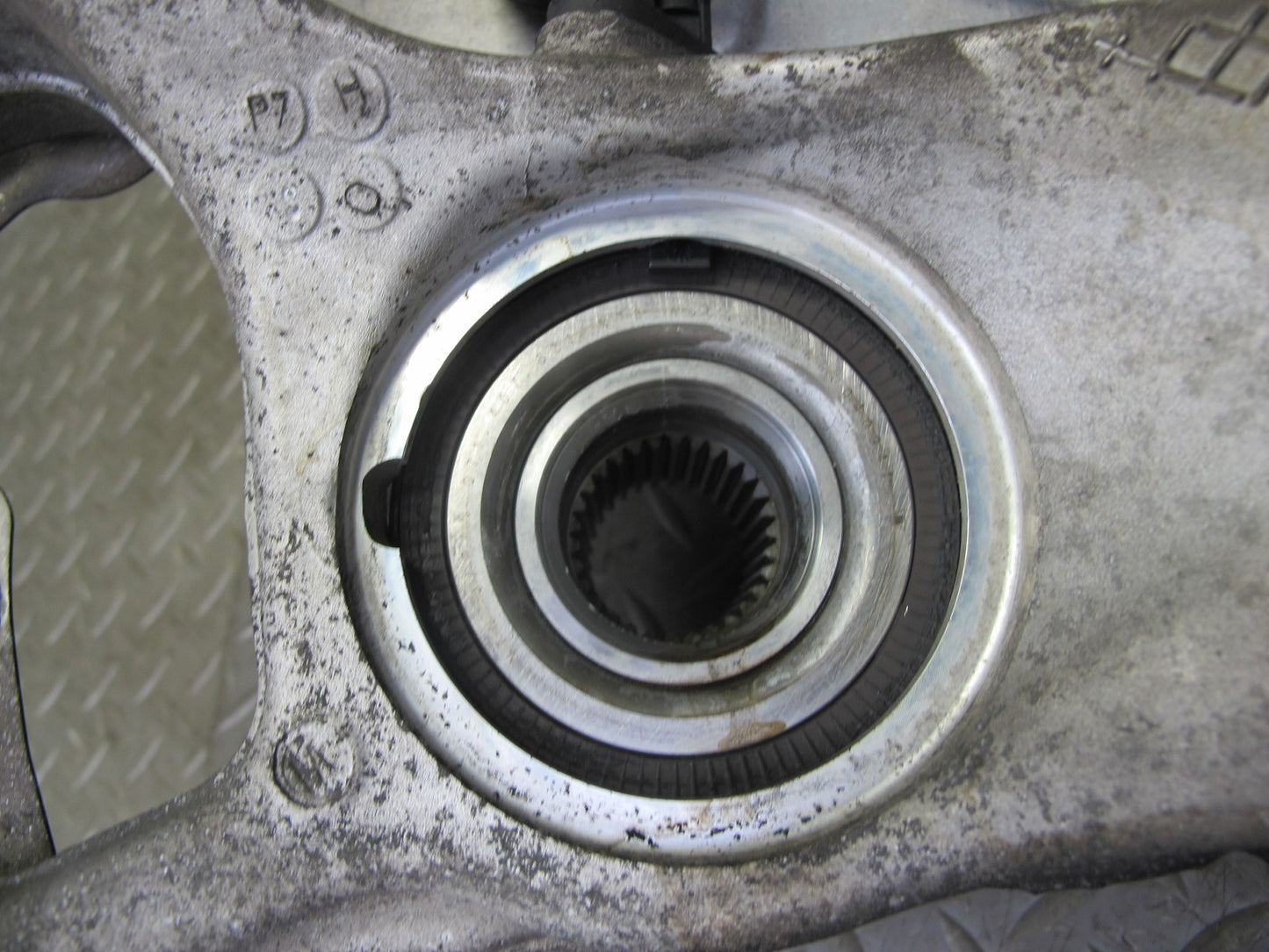 17-23 Porsche Panamera 971 AWD Front Left Spindle Knuckle Wheel Hub Bearing