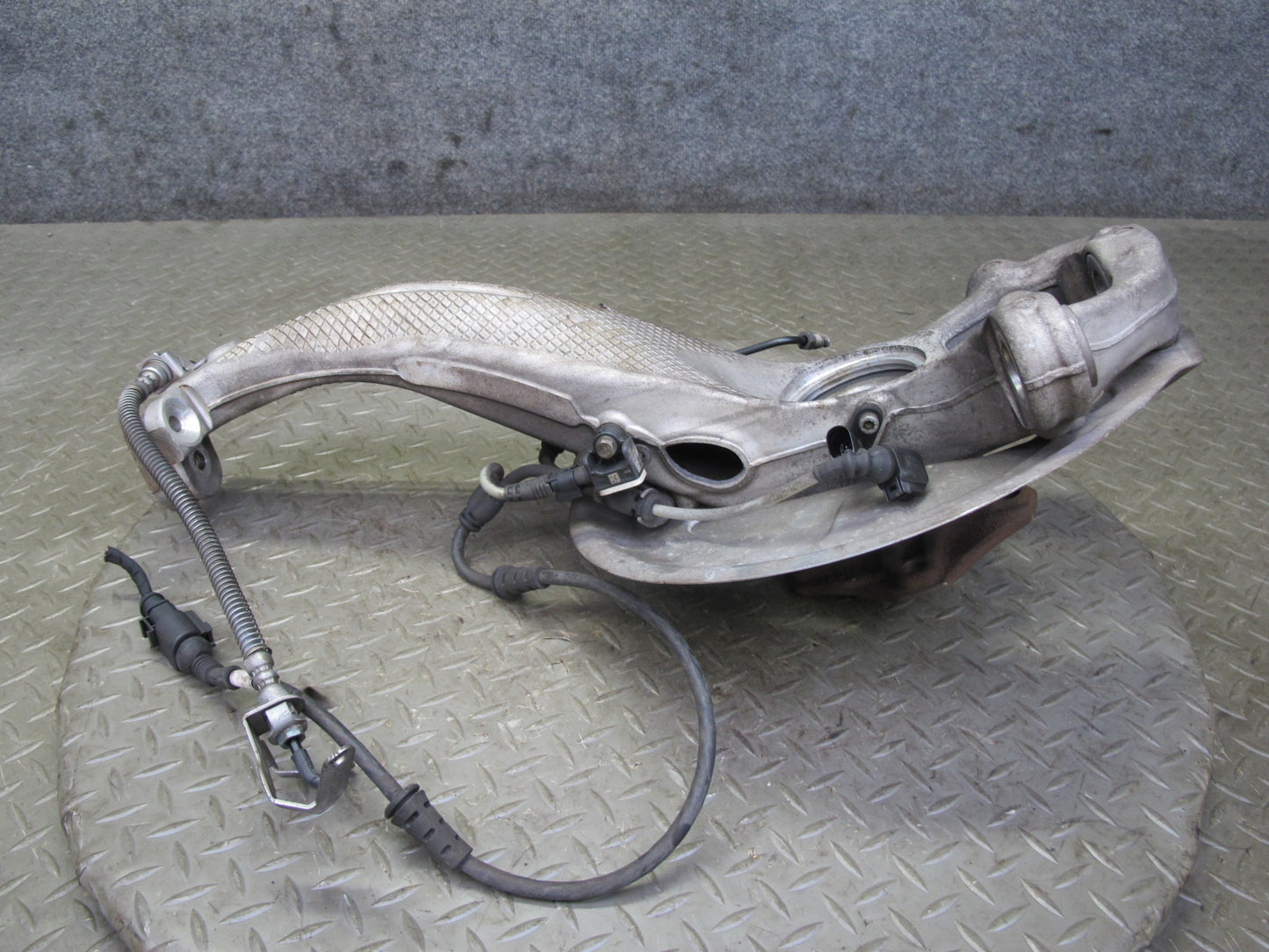 17-23 Porsche Panamera 971 AWD Front Left Spindle Knuckle Wheel Hub Bearing