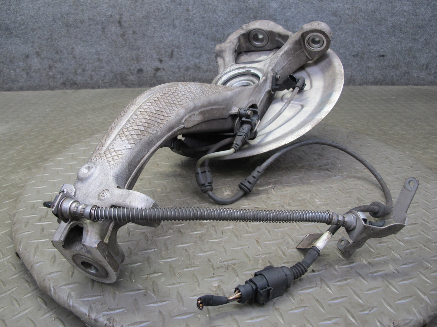 17-23 Porsche Panamera 971 AWD Front Left Spindle Knuckle Wheel Hub Bearing