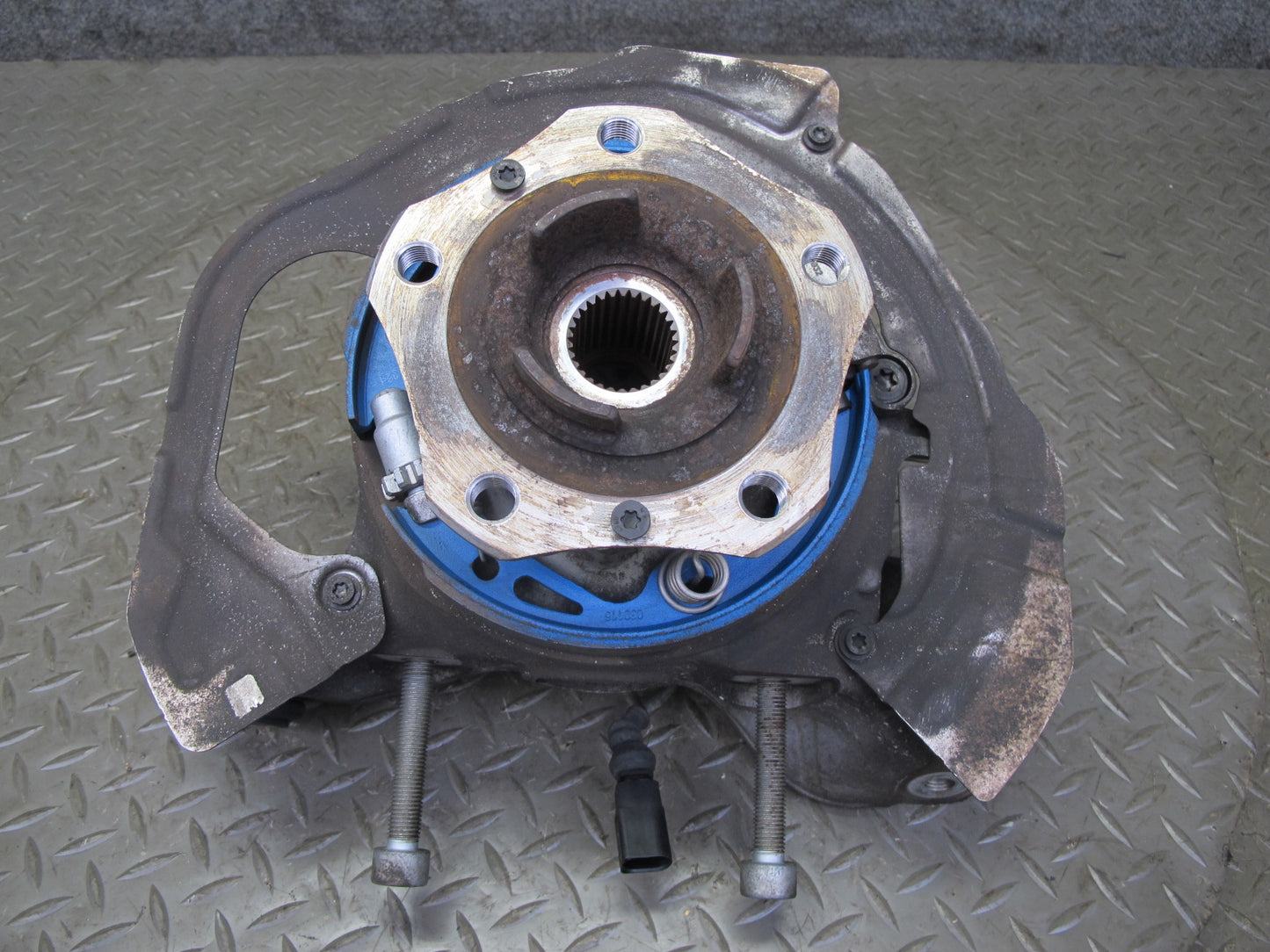 17-23 Porsche Panamera 971 AWD Rear Left Spindle Knuckle Wheel Hub Bearing