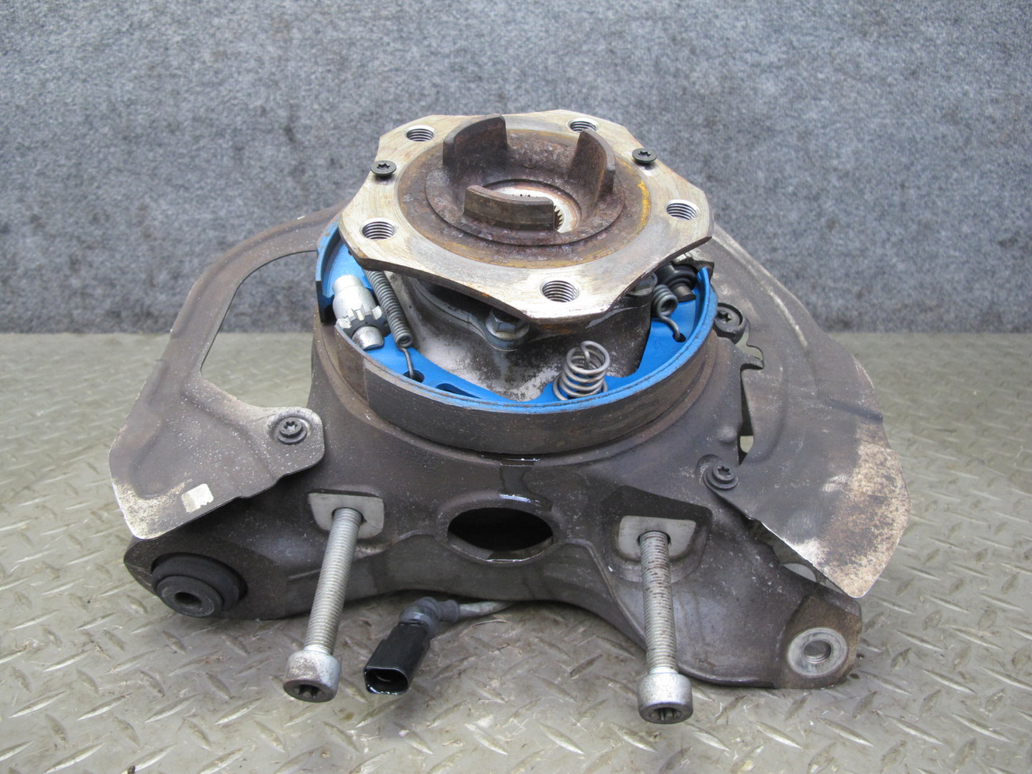 17-23 Porsche Panamera 971 AWD Rear Left Spindle Knuckle Wheel Hub Bearing