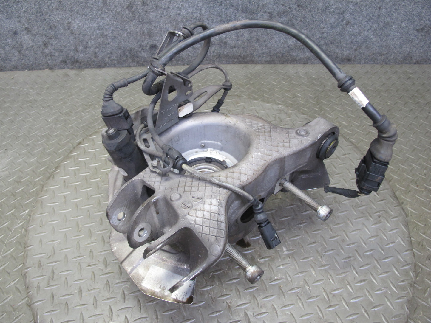 17-23 Porsche Panamera 971 AWD Rear Left Spindle Knuckle Wheel Hub Bearing