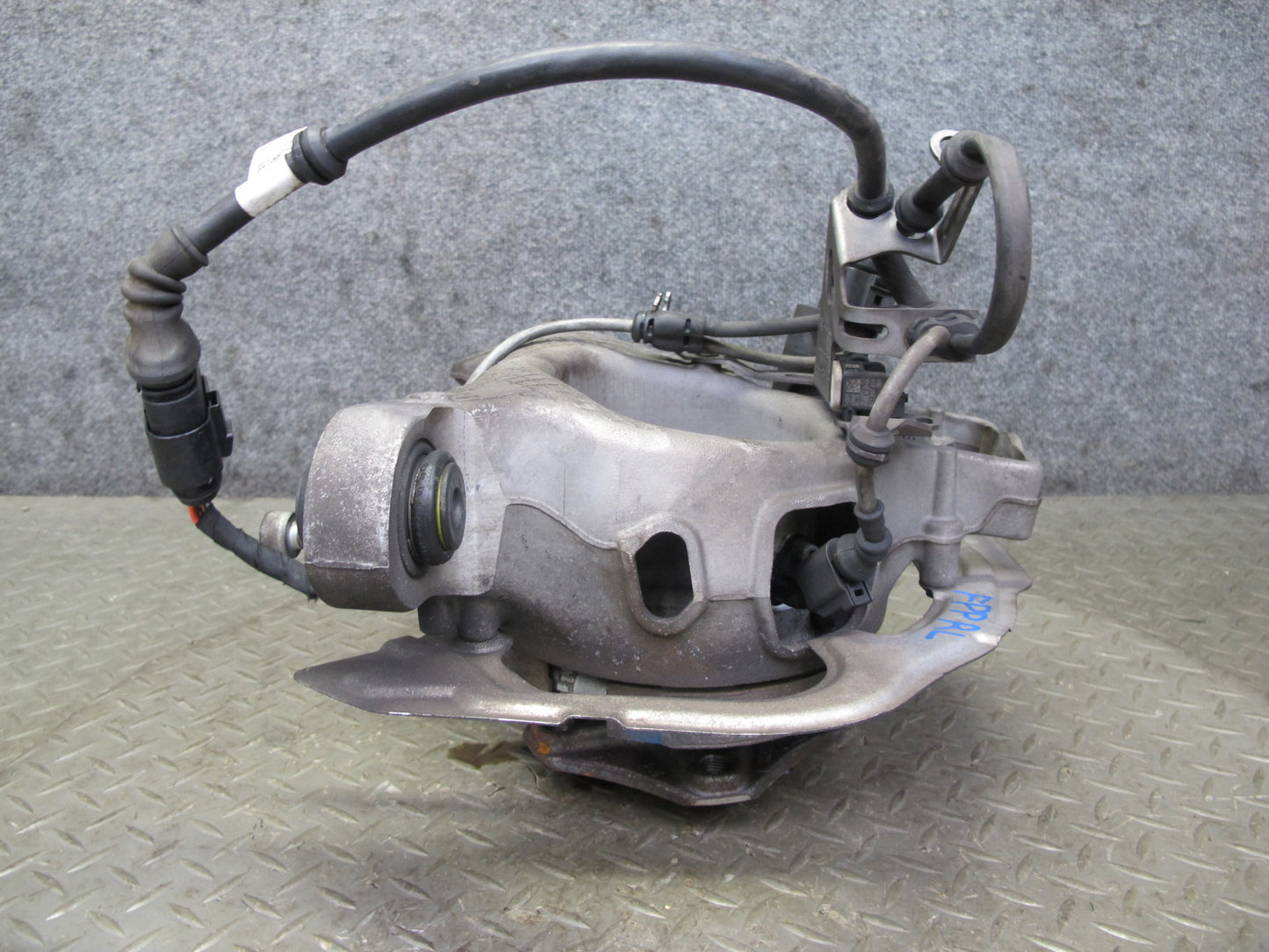 17-23 Porsche Panamera 971 AWD Rear Left Spindle Knuckle Wheel Hub Bearing