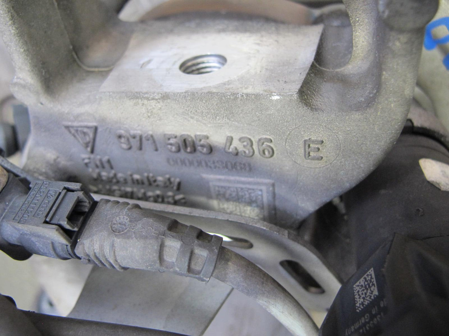 17-23 Porsche Panamera 971 AWD Rear Right Spindle Knuckle Wheel Hub Bearing