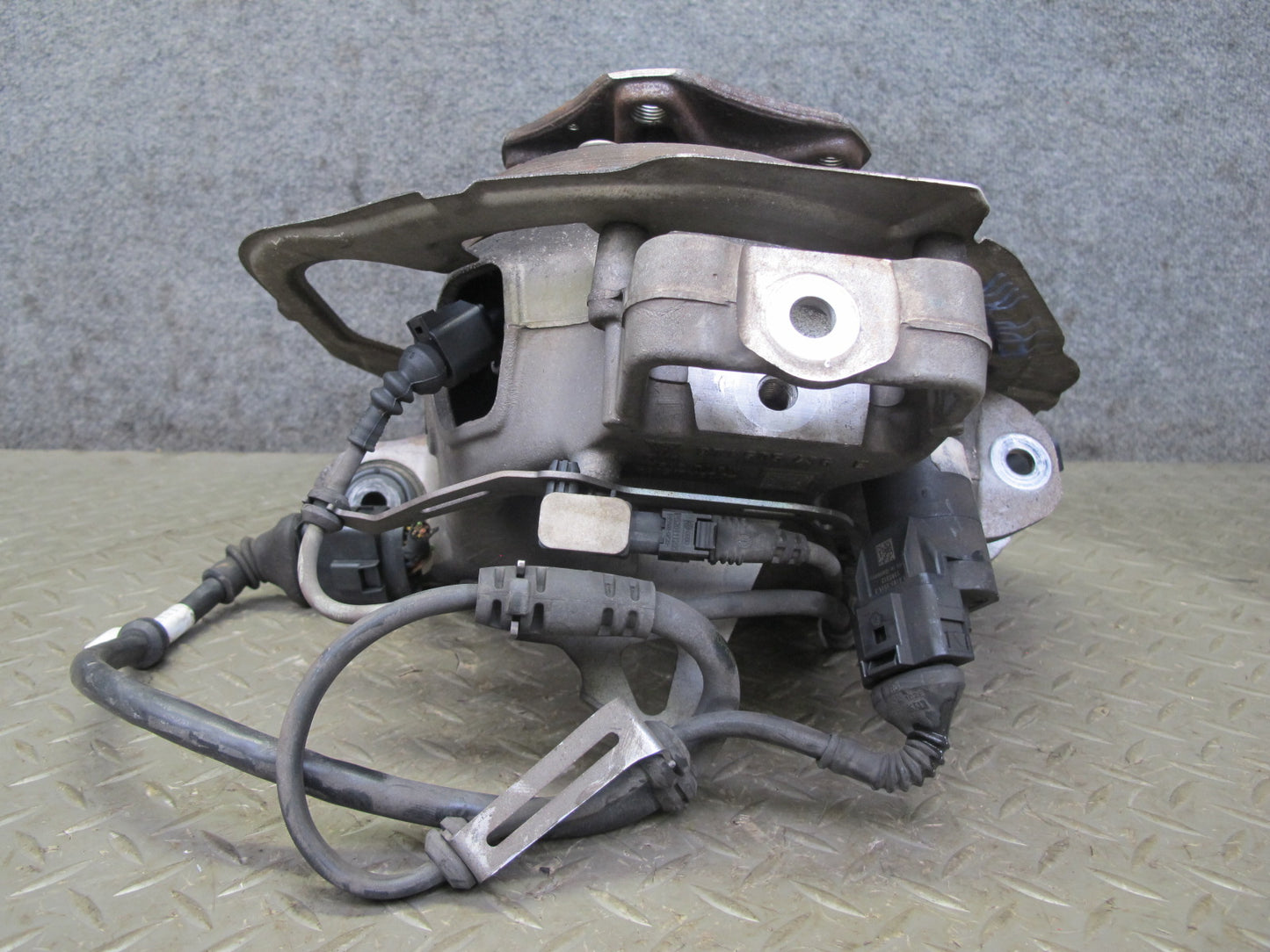 17-23 Porsche Panamera 971 AWD Rear Right Spindle Knuckle Wheel Hub Bearing