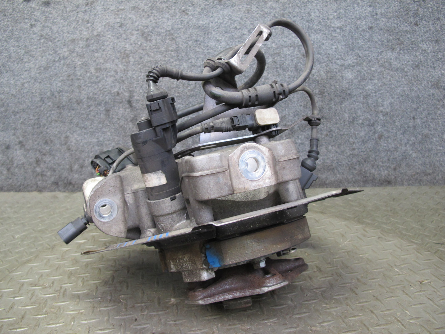 17-23 Porsche Panamera 971 AWD Rear Right Spindle Knuckle Wheel Hub Bearing