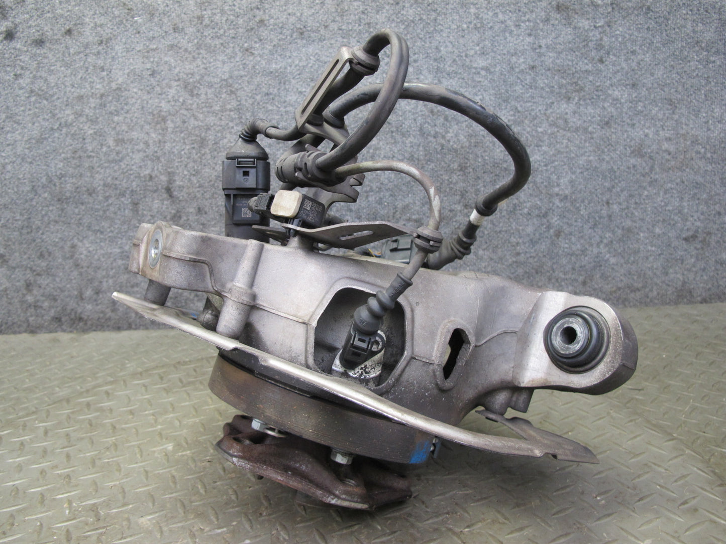 17-23 Porsche Panamera 971 AWD Rear Right Spindle Knuckle Wheel Hub Bearing