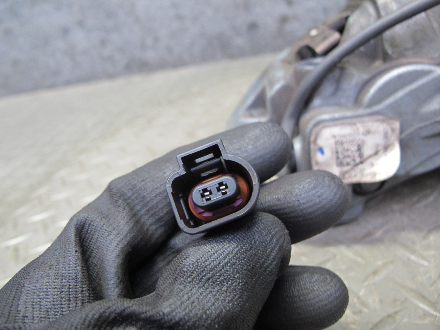 17-23 Porsche Panamera 4S 971 AWD 18" Front Left Brembo Brake Caliper 7PP615123