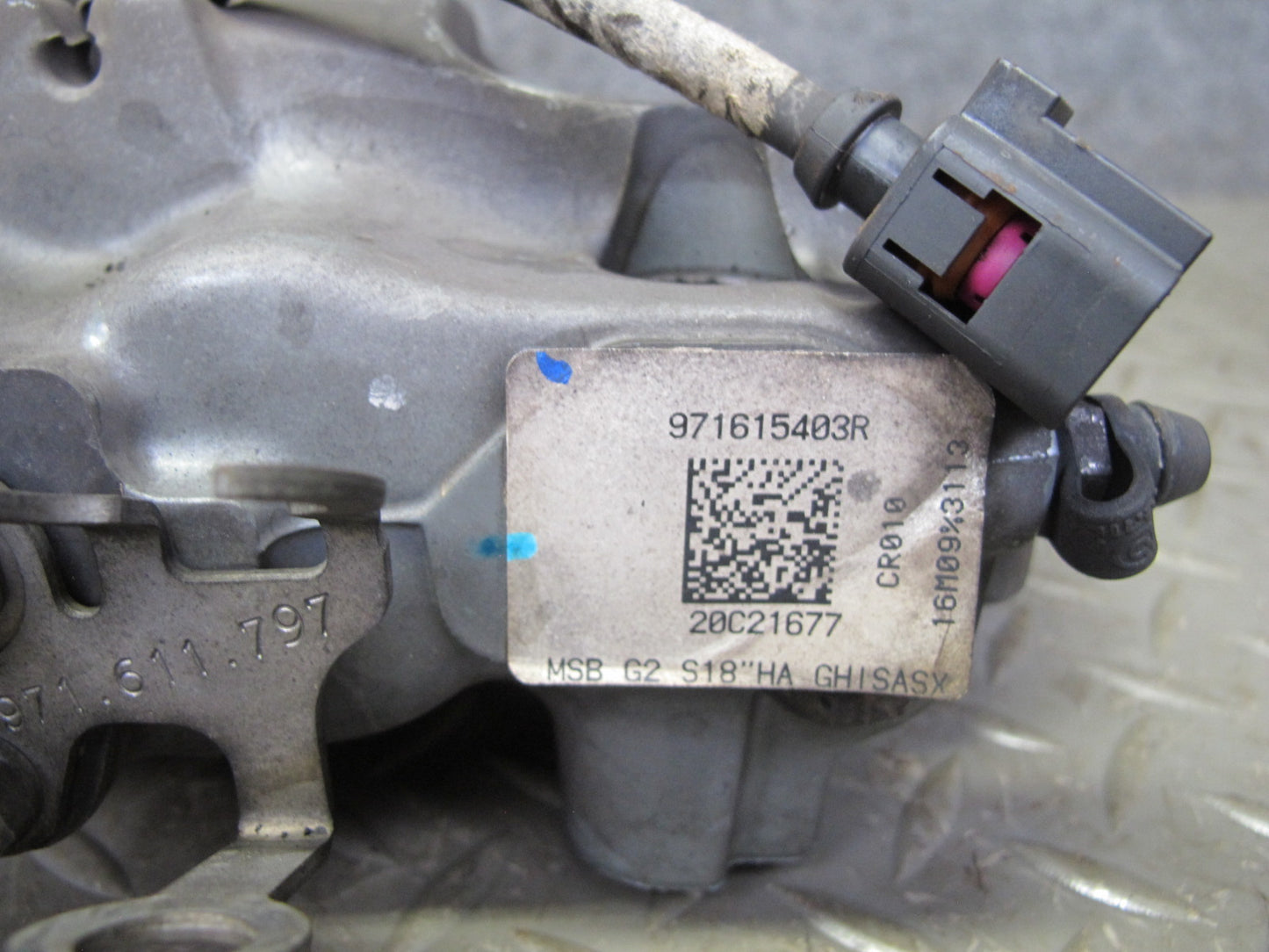 17-23 Porsche Panamera 4S 971 AWD 18" Rear Left & Right Brembo Brake Caliper Set