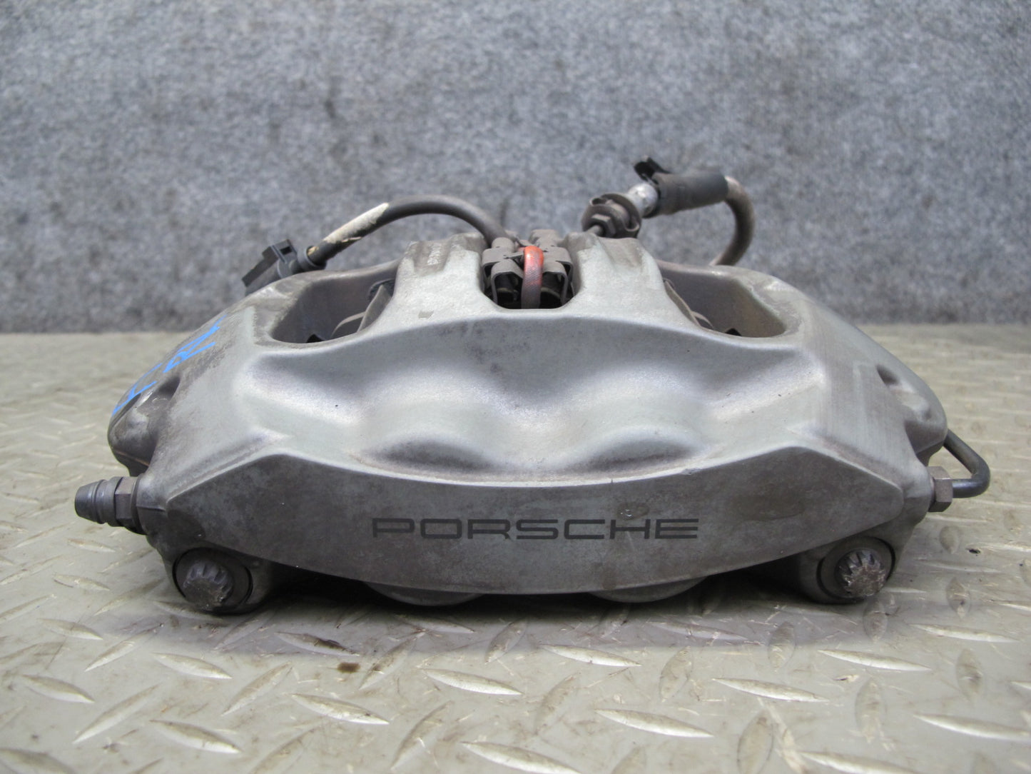 17-23 Porsche Panamera 4S 971 AWD 18" Rear Left & Right Brembo Brake Caliper Set