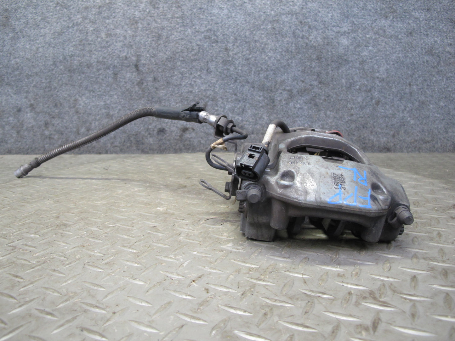 17-23 Porsche Panamera 4S 971 AWD 18" Rear Left & Right Brembo Brake Caliper Set