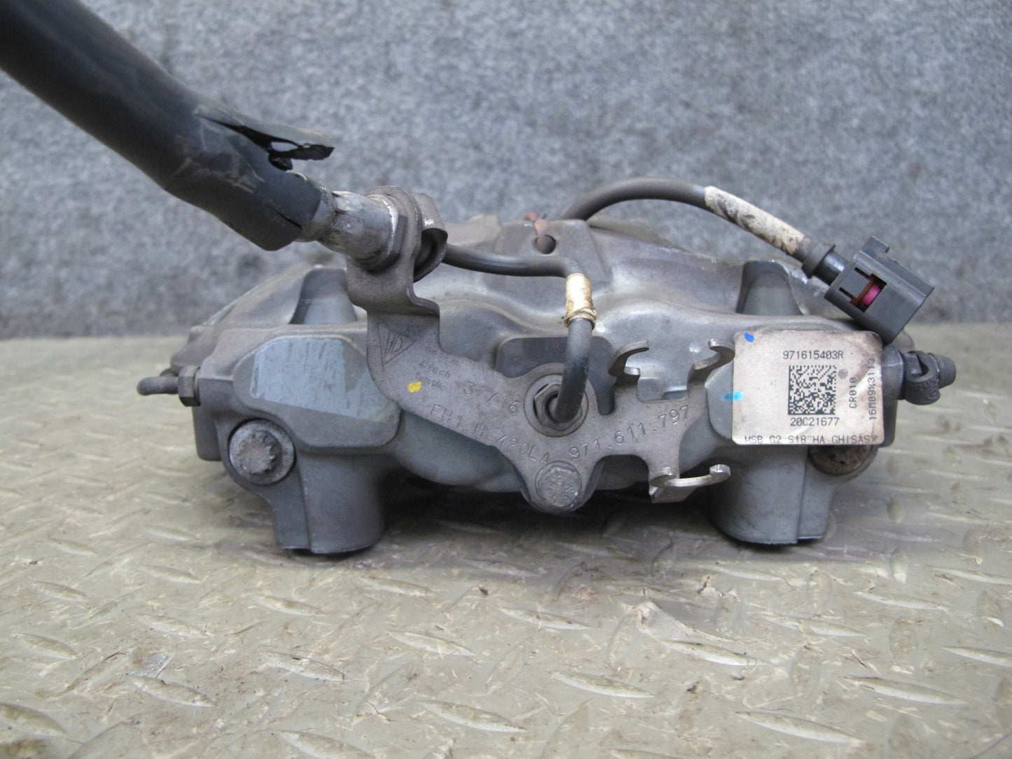 17-23 Porsche Panamera 4S 971 AWD 18" Rear Left & Right Brembo Brake Caliper Set