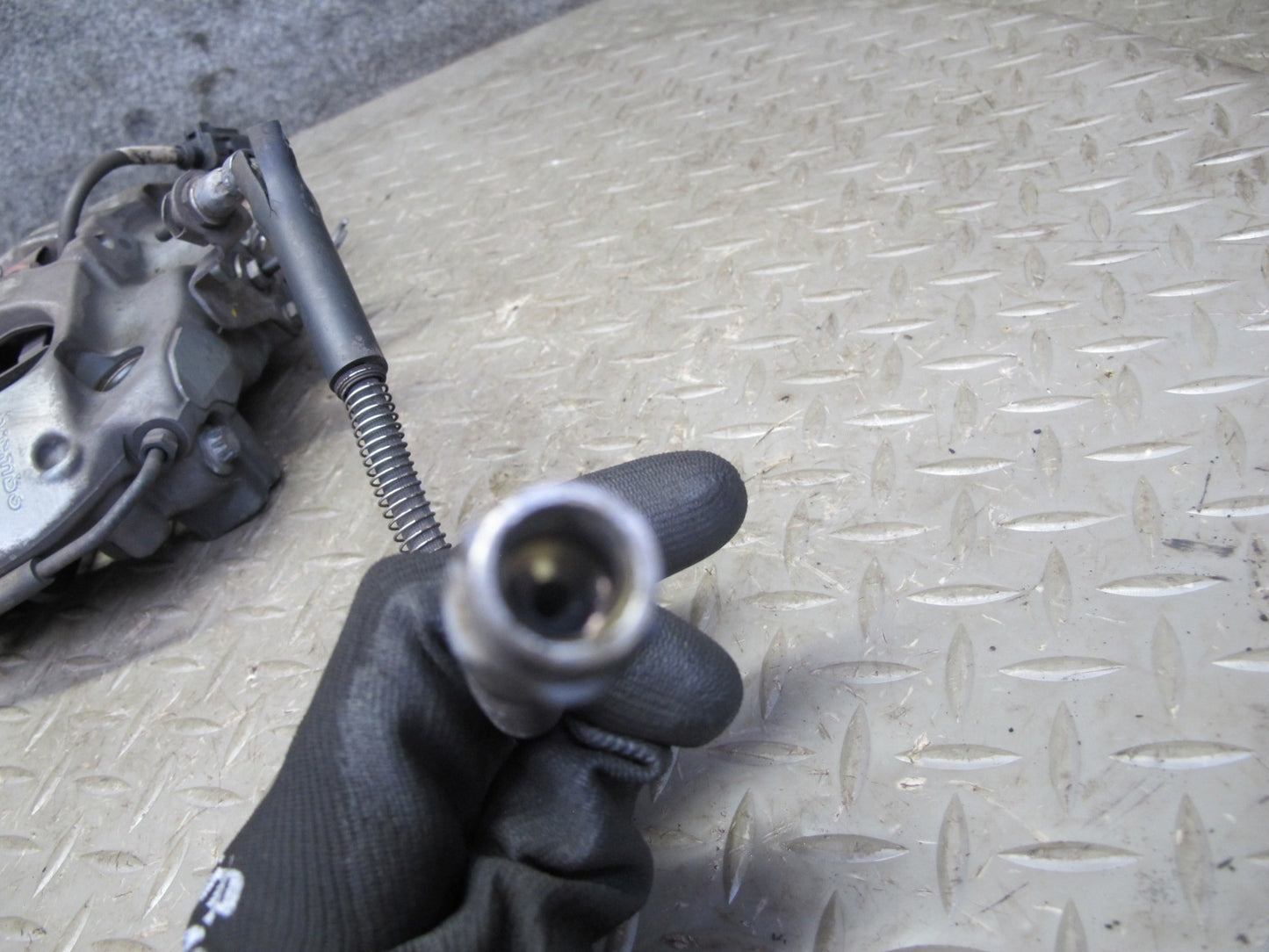 17-23 Porsche Panamera 4S 971 AWD 18" Rear Left & Right Brembo Brake Caliper Set