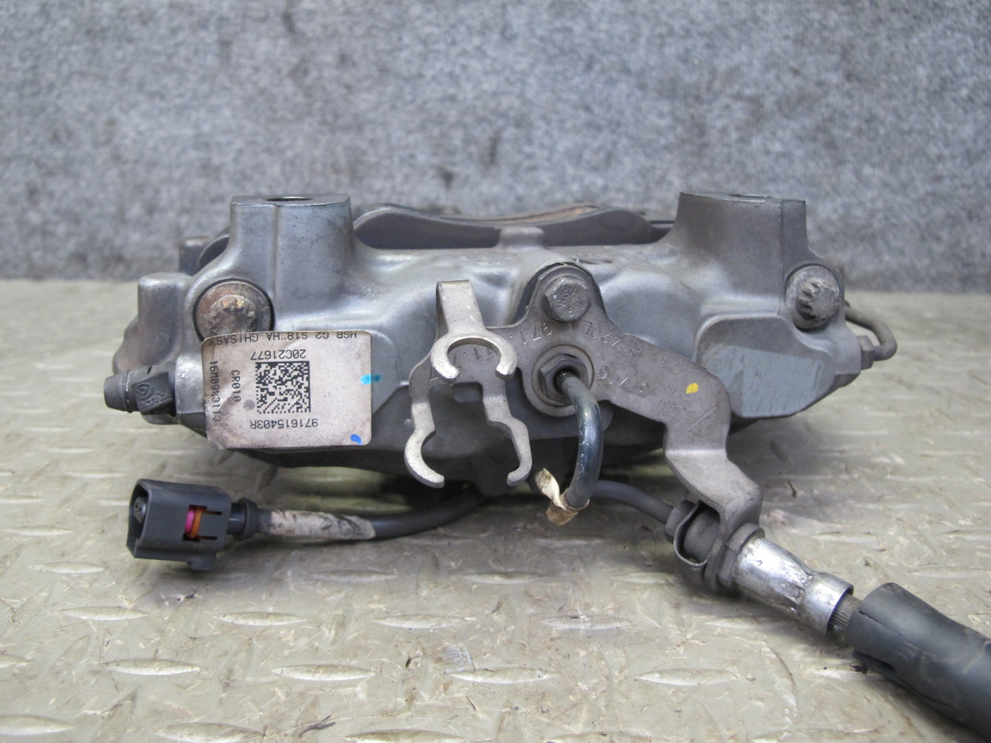 17-23 Porsche Panamera 4S 971 AWD 18" Rear Left & Right Brembo Brake Caliper Set