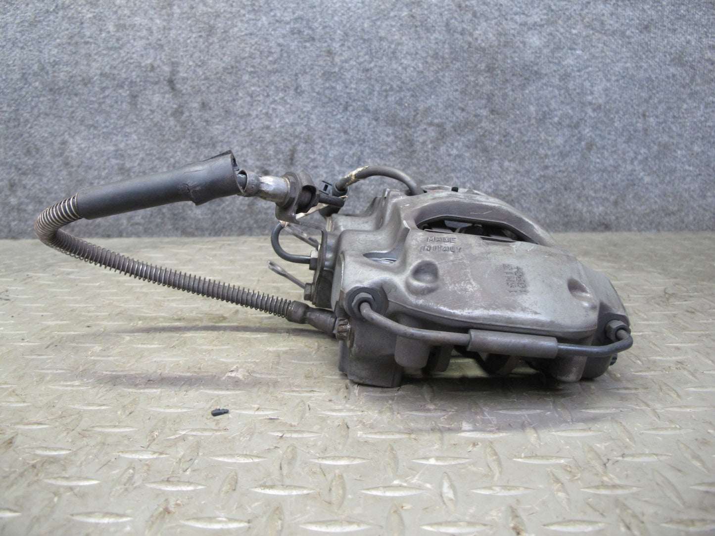 17-23 Porsche Panamera 4S 971 AWD 18" Rear Left & Right Brembo Brake Caliper Set