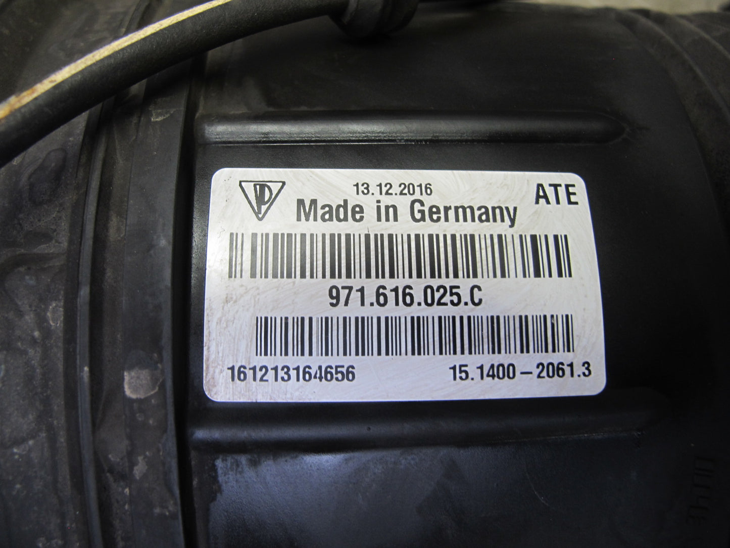 17-21 Porsche Panamera 971 Rear Left Air Shock Strut BAG Spring 971616025C