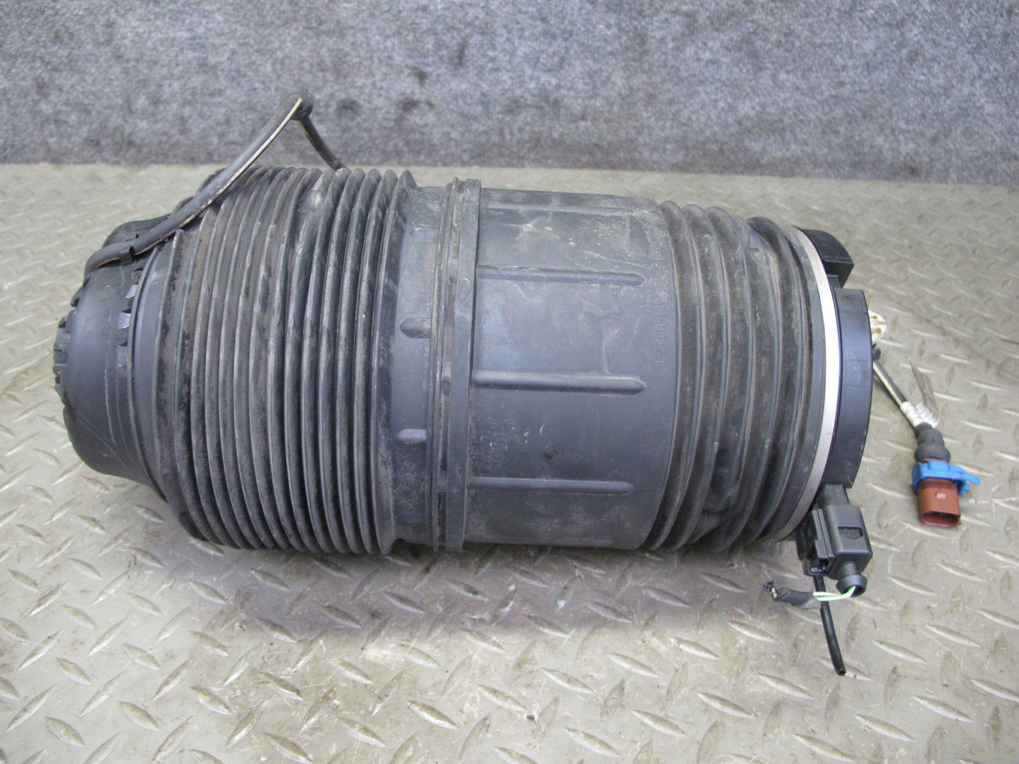 17-21 Porsche Panamera 971 Rear Left Air Shock Strut BAG Spring 971616025C