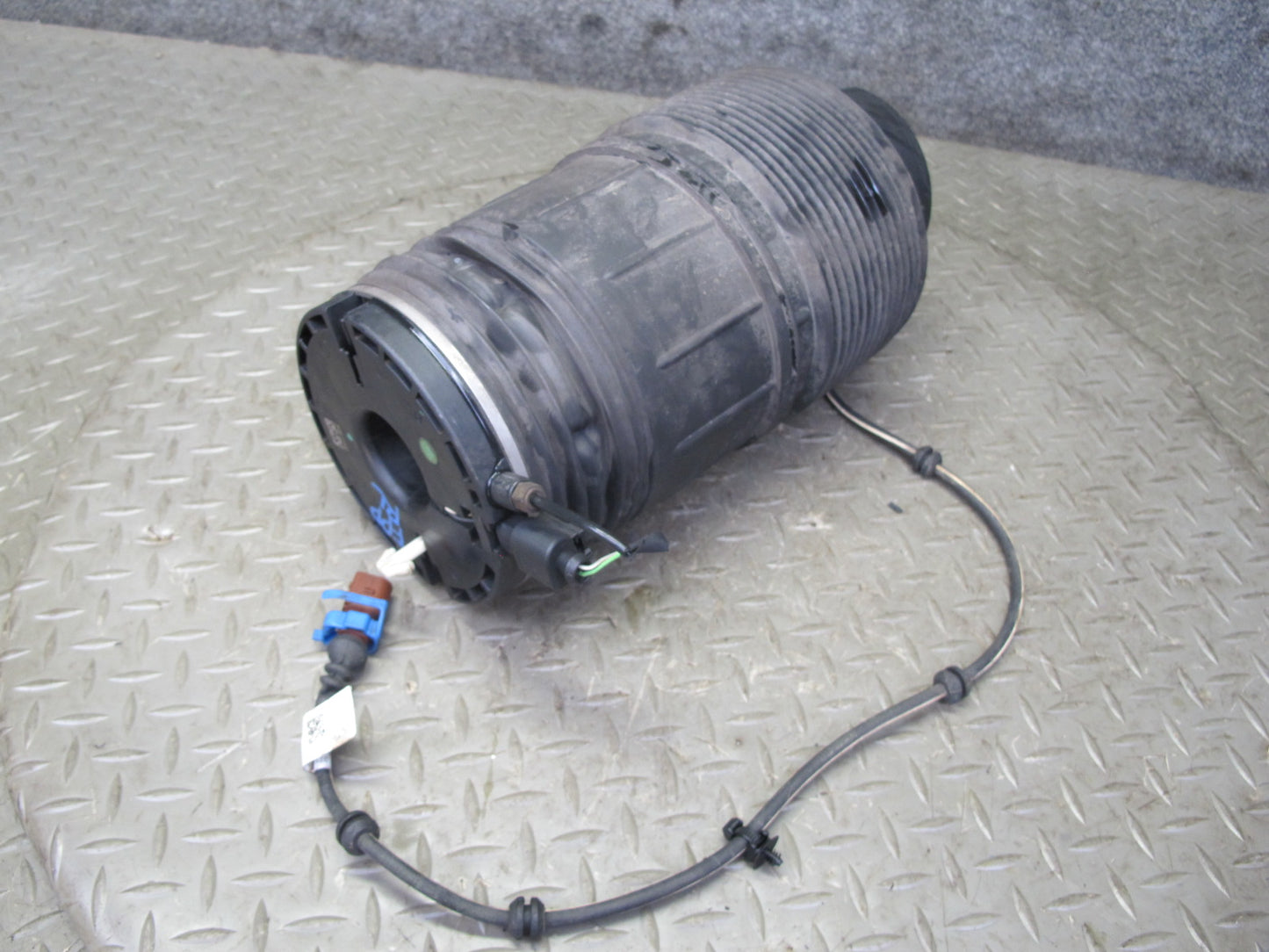 17-21 Porsche Panamera 971 Rear Left Air Shock Strut BAG Spring 971616025C