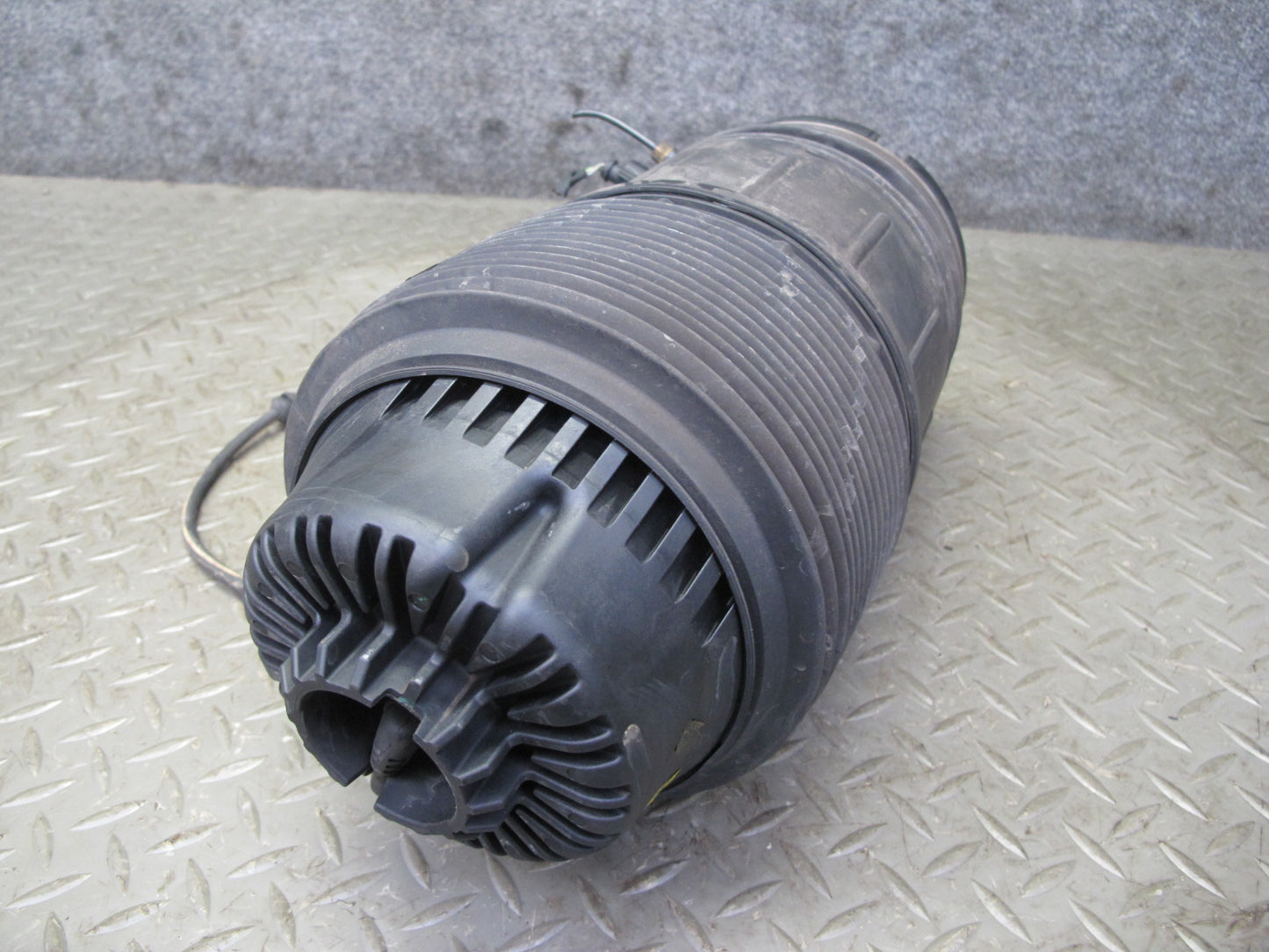 17-21 Porsche Panamera 971 Rear Left Air Shock Strut BAG Spring 971616025C