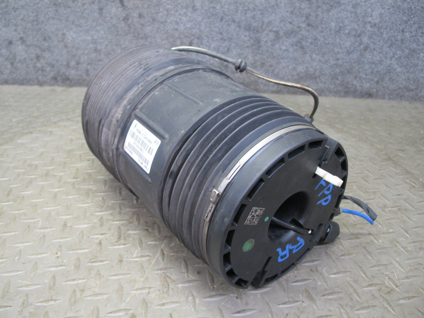 17-21 Porsche Panamera 971 Rear Right Air Shock Strut BAG Spring 971616026C