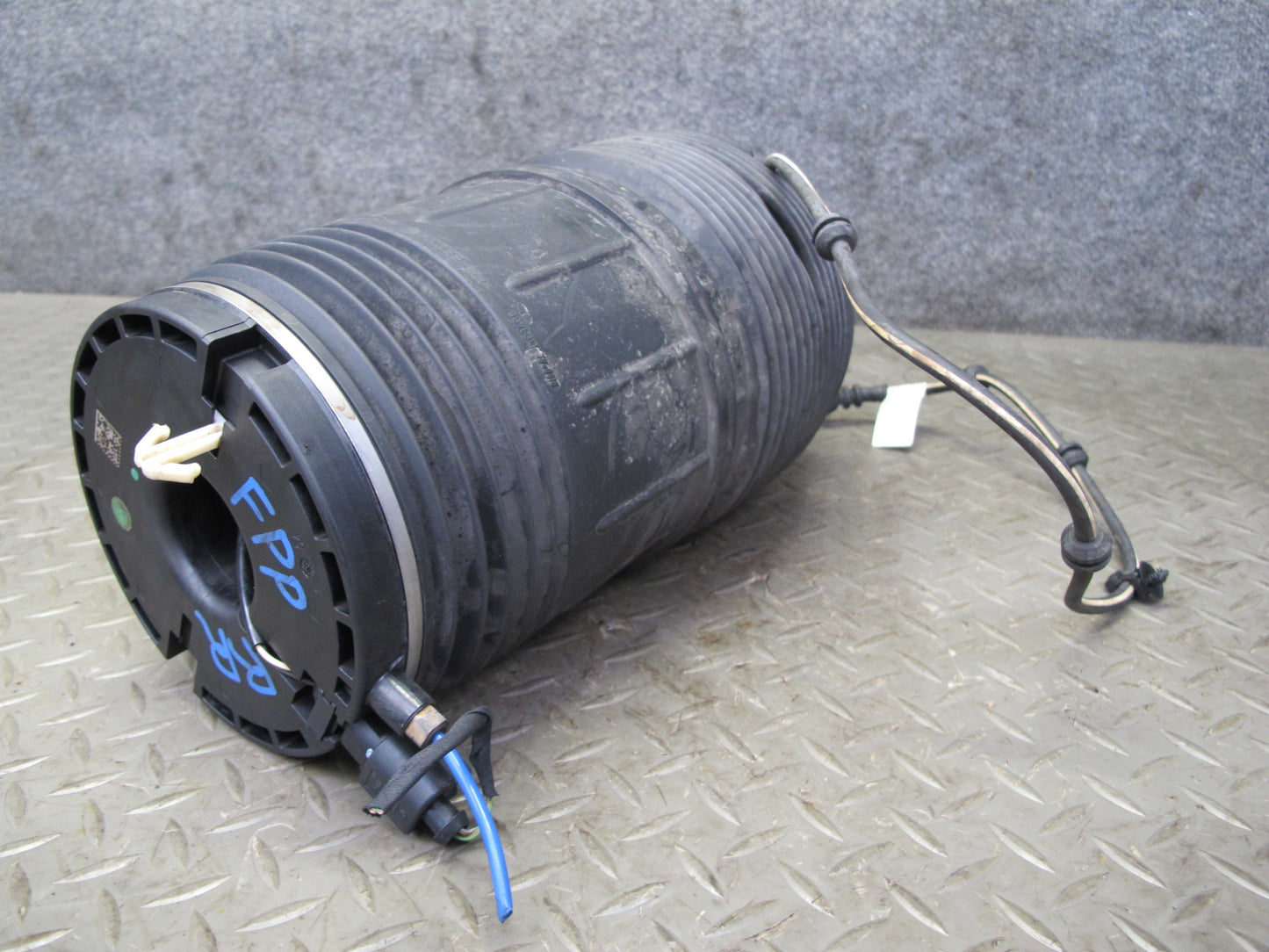 17-21 Porsche Panamera 971 Rear Right Air Shock Strut BAG Spring 971616026C