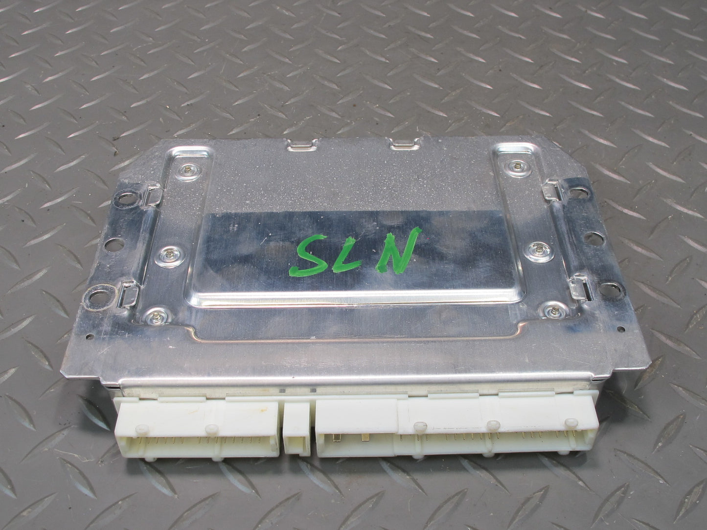 03-06 Mercedes R230 ABC Air Suspension Control Module 0325455432 OEM