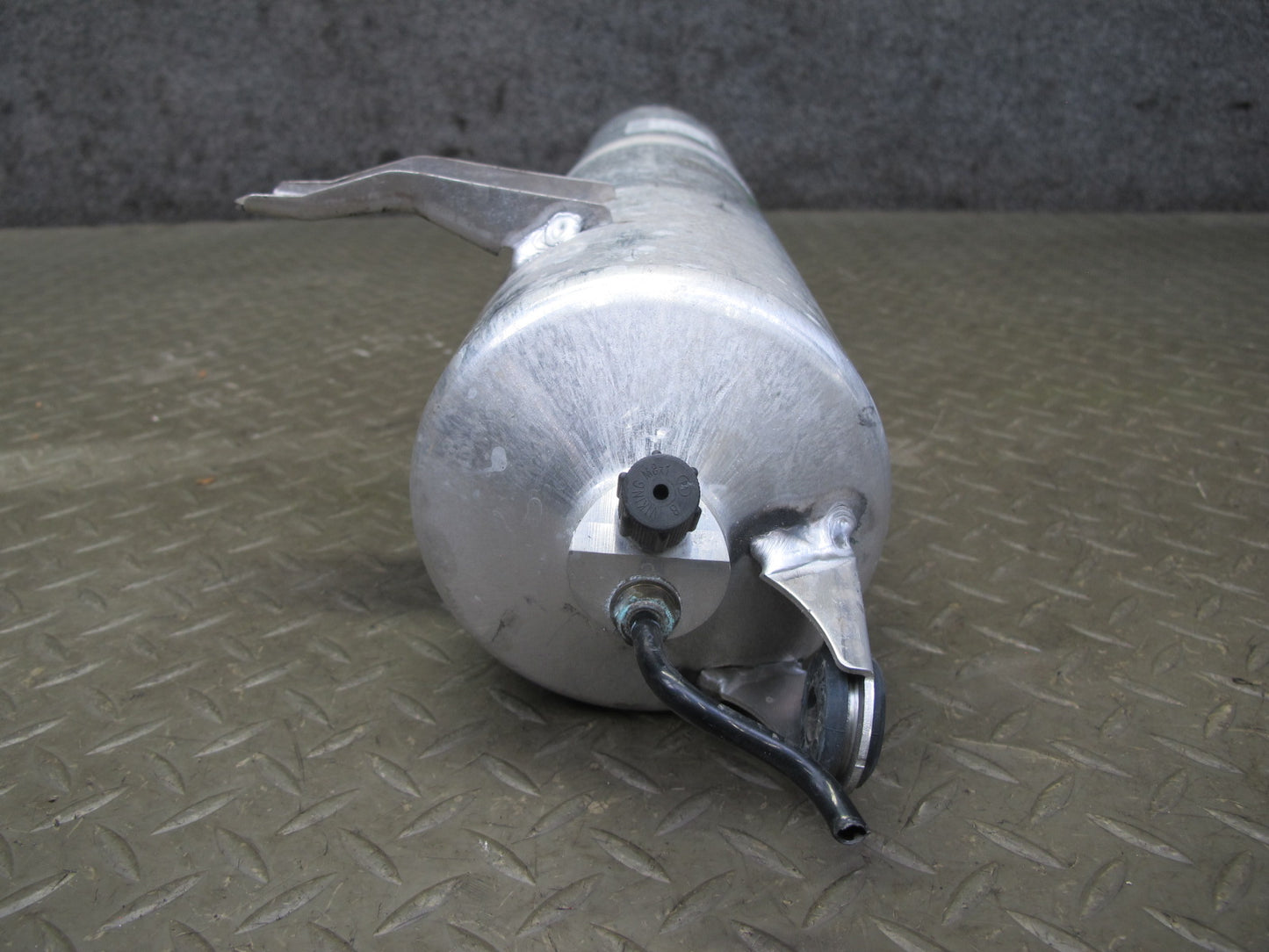 2011-2018 Porsche Cayenne 958 Air Suspension Tank Reservoir 7P0616201A