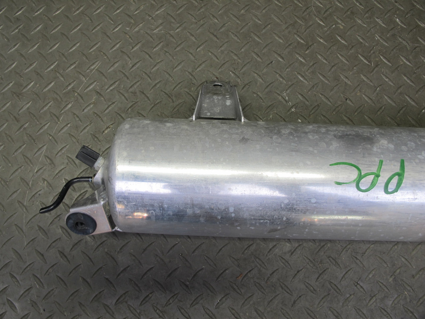 2011-2018 Porsche Cayenne 958 Air Suspension Tank Reservoir 7P0616201A