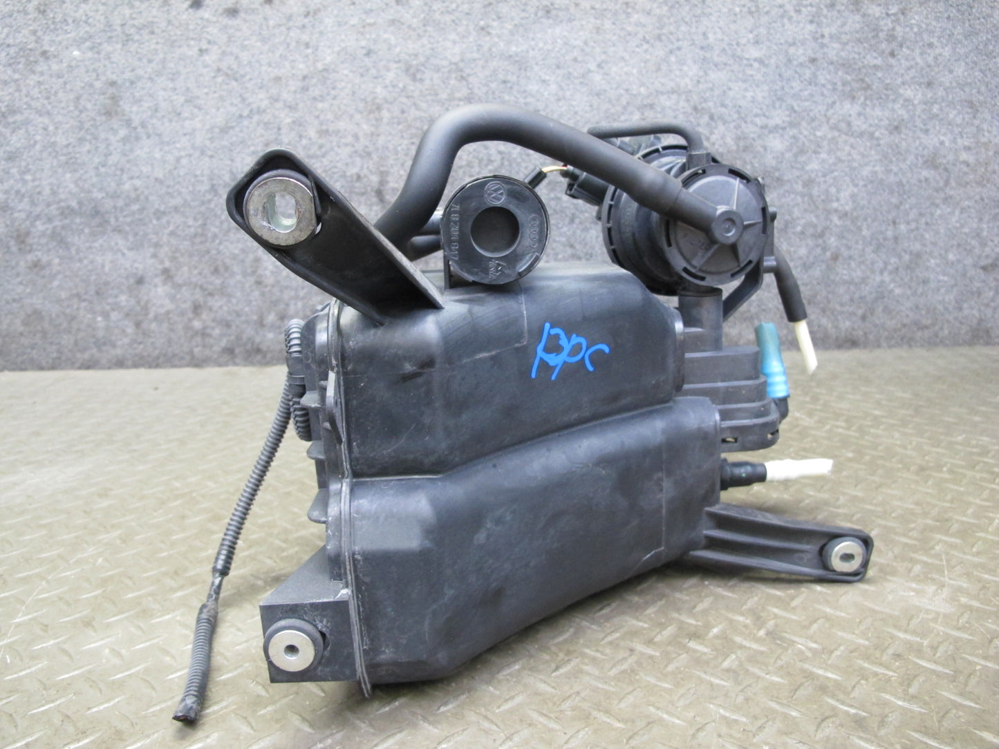 2011-2018 Porsche Cayenne 958 Fuel Vapor Evaporator Charcoal Emission Canister