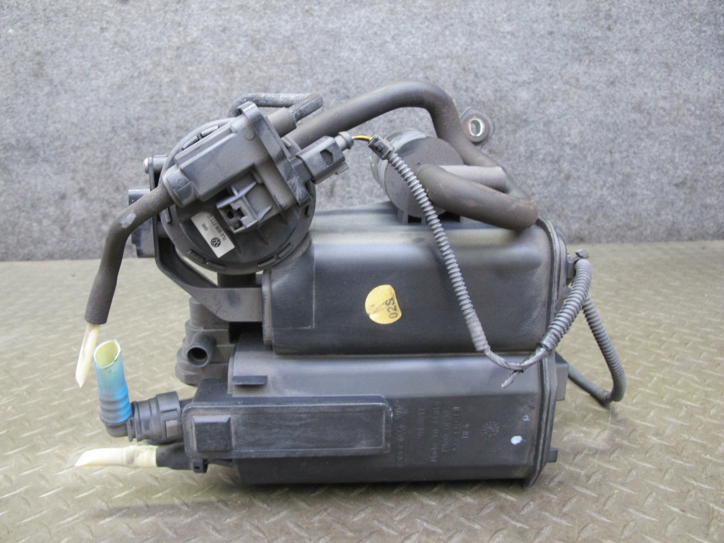 2011-2018 Porsche Cayenne 958 Fuel Vapor Evaporator Charcoal Emission Canister