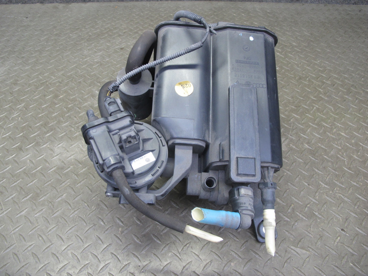 2011-2018 Porsche Cayenne 958 Fuel Vapor Evaporator Charcoal Emission Canister