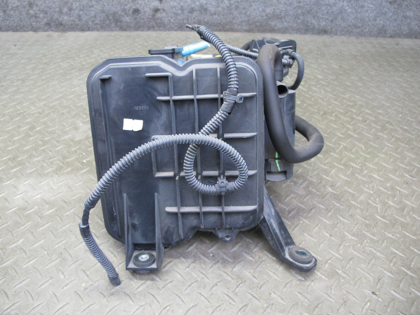 2011-2018 Porsche Cayenne 958 Fuel Vapor Evaporator Charcoal Emission Canister