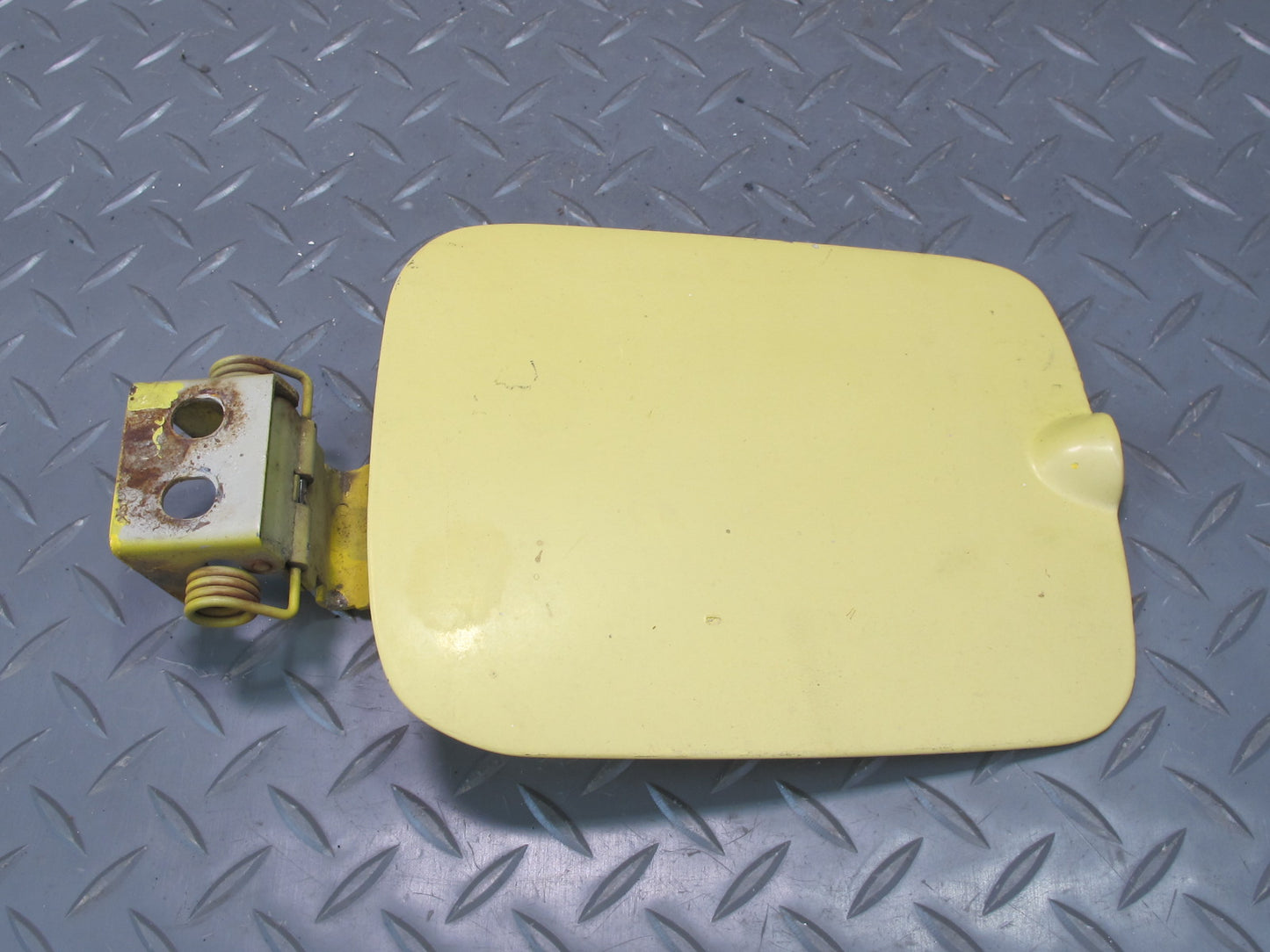 75-78 Datsun S30 280Z Fuel Tank Filler Door Lid Cover OEM