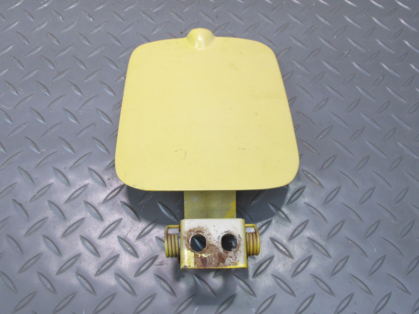 75-78 Datsun S30 280Z Fuel Tank Filler Door Lid Cover OEM