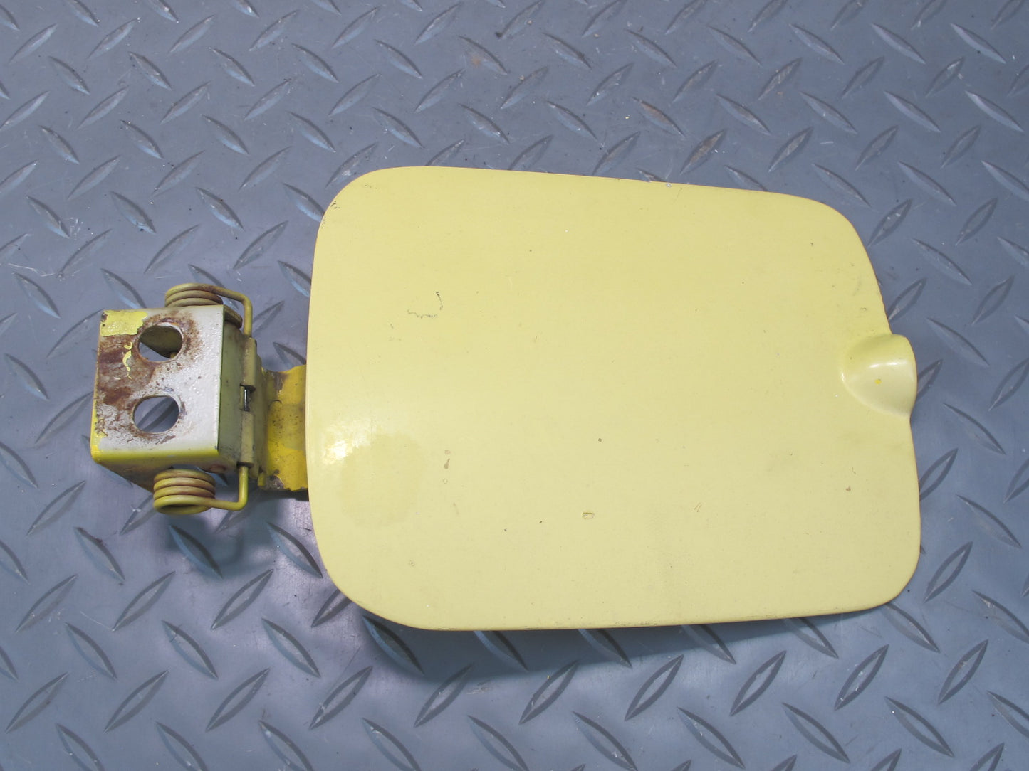 75-78 Datsun S30 280Z Fuel Tank Filler Door Lid Cover OEM