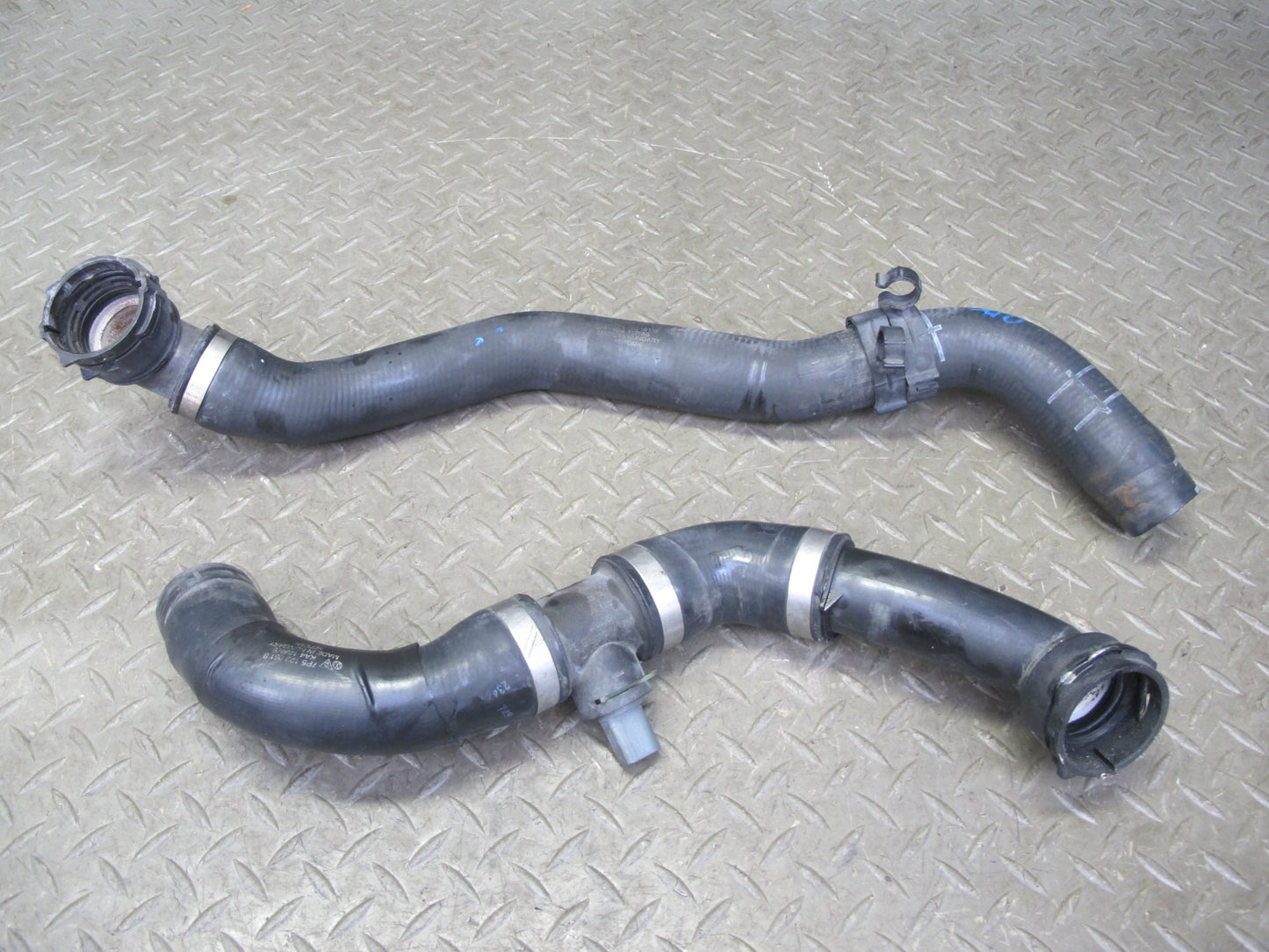 2011-2018 Porsche Cayenne 958 4.8L Lower Upper Radiator Coolant Hose Pipe Set