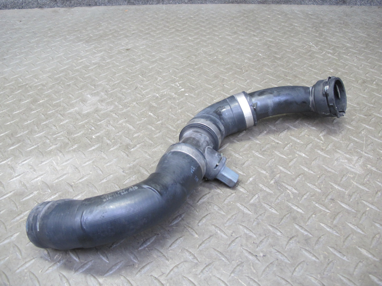 2011-2018 Porsche Cayenne 958 4.8L Lower Upper Radiator Coolant Hose Pipe Set