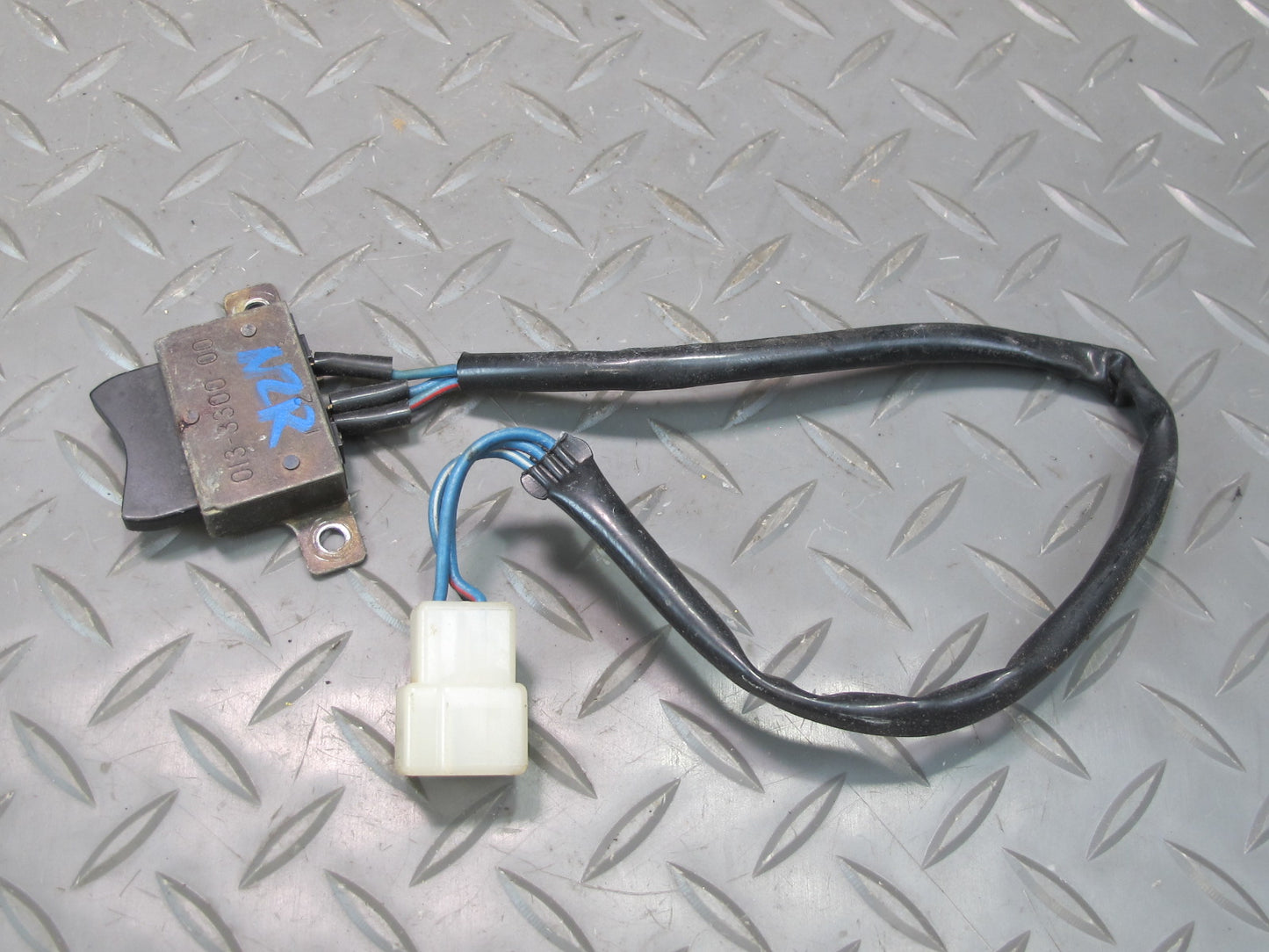 75-78 Datsun S30 280Z Rear Window Defrost Button Switch OEM