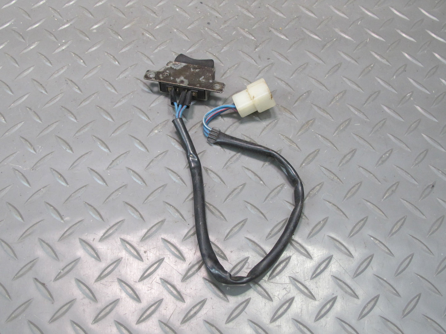 75-78 Datsun S30 280Z Rear Window Defrost Button Switch OEM