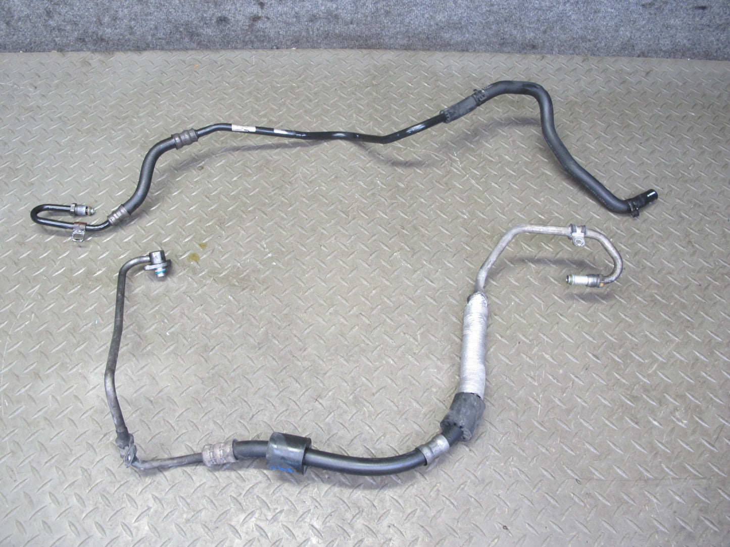 2011-2018 Porsche Cayenne 958 4.8L Power Steering Hose Pipe Line Set of 2