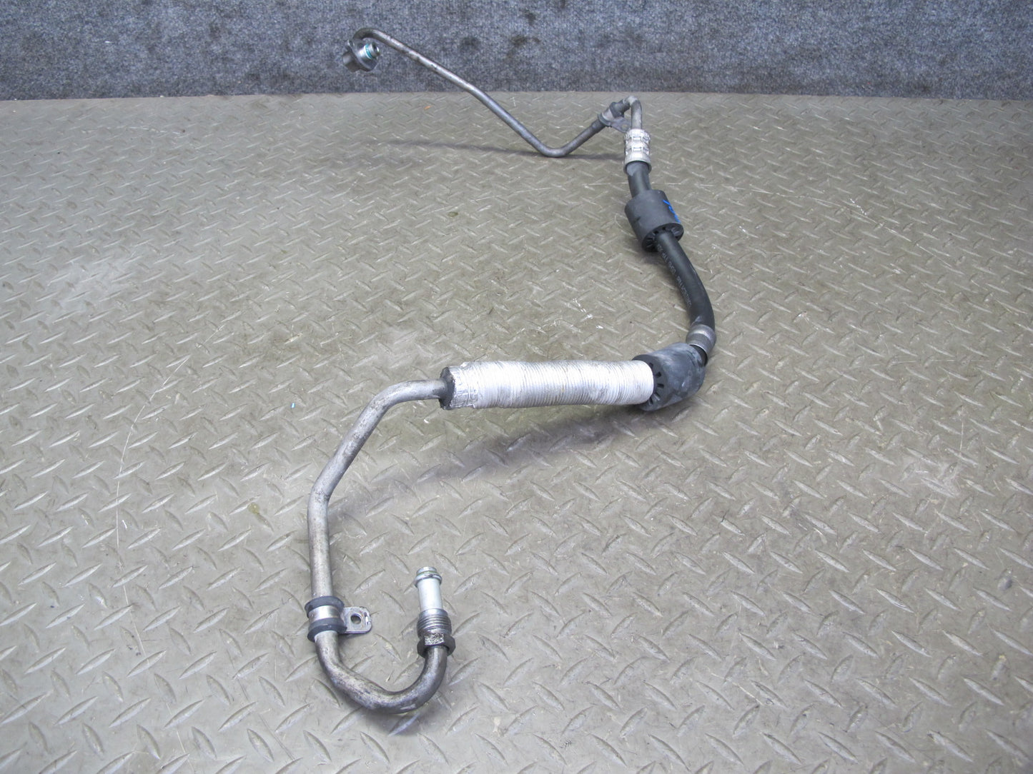 2011-2018 Porsche Cayenne 958 4.8L Power Steering Hose Pipe Line Set of 2