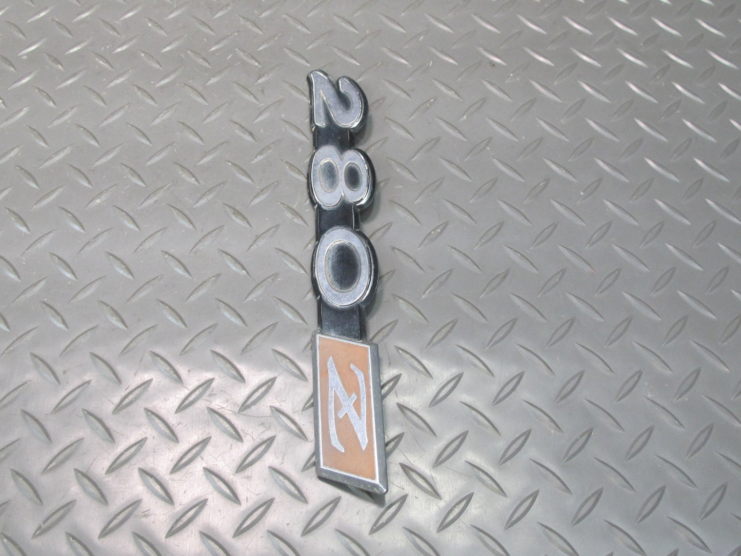75-78 Datsun S30 280Z Front Fender Emblem Logo Badge 98811-N4200 OEM