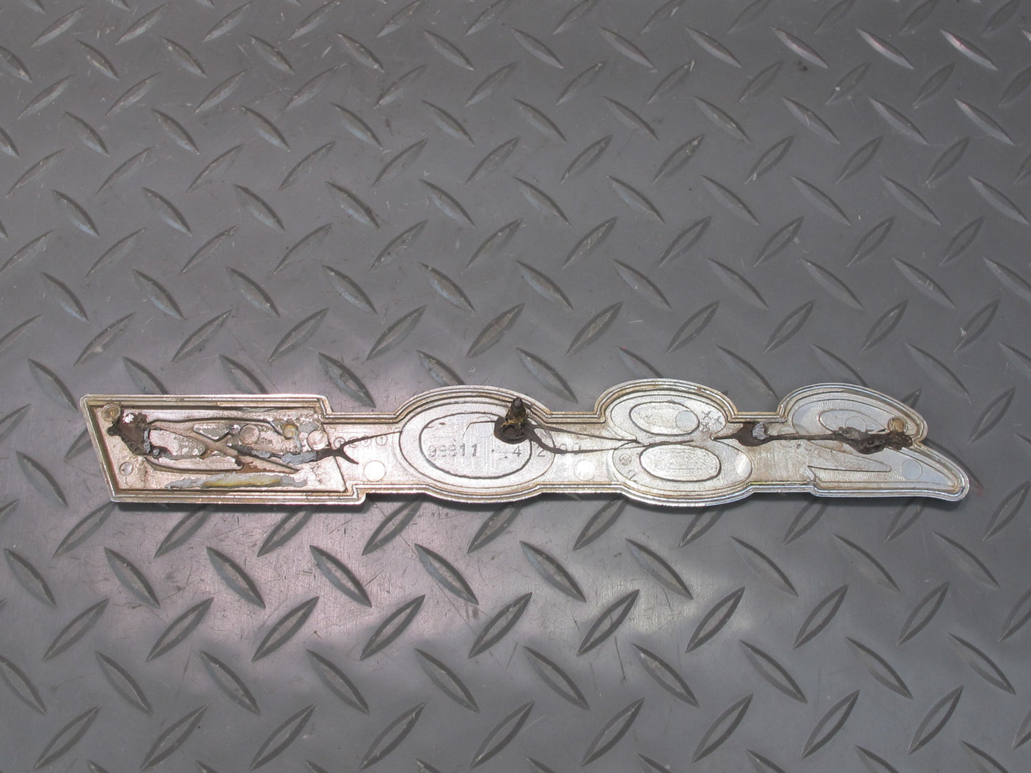 75-78 Datsun S30 280Z Front Fender Emblem Logo Badge 98811-N4200 OEM